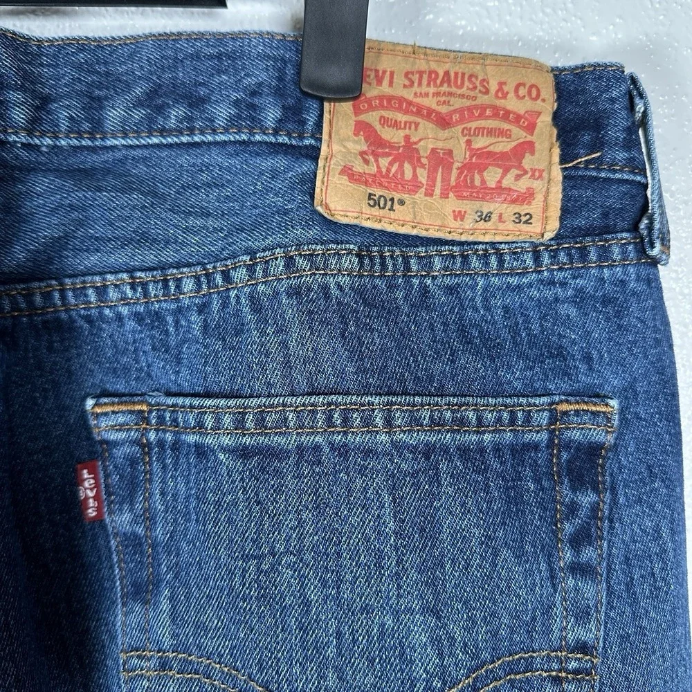 Levi's 501 Men's Jeans 36x32 Blue Denim Straight Leg Button Fly Medium Dark Wash